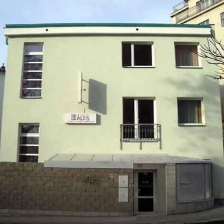 Altis Hostel 2*